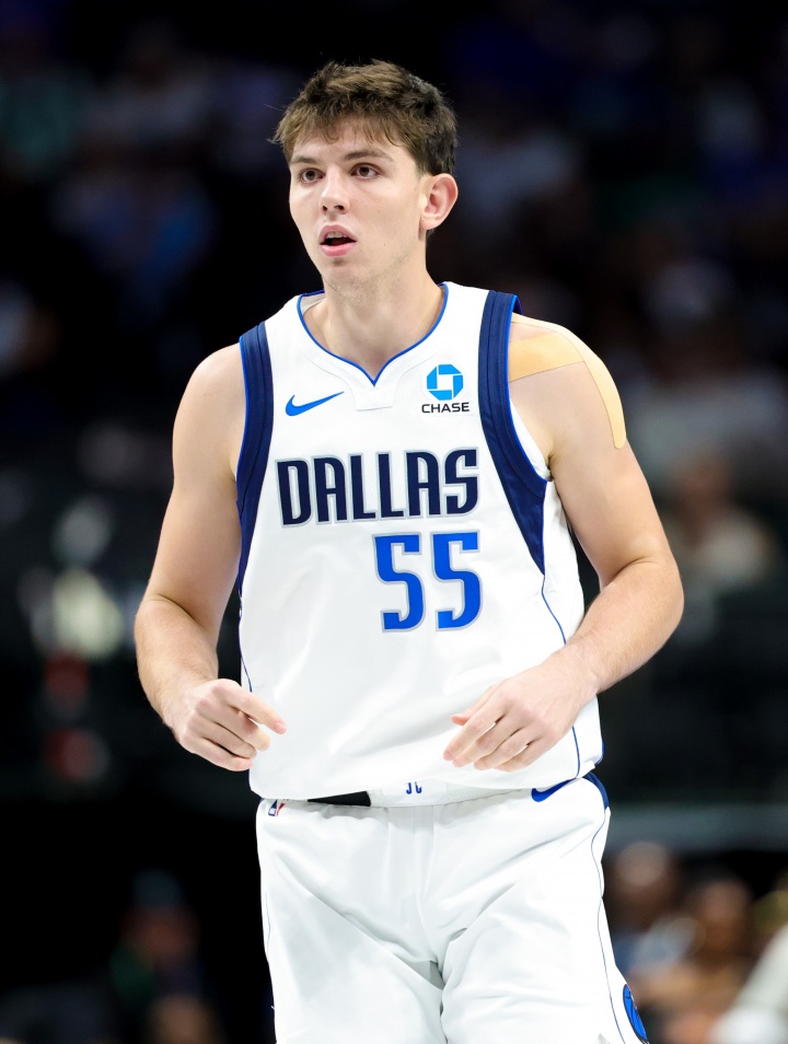NBA季前赛，独行侠97-101不敌鹈鹕